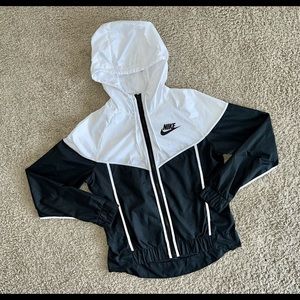 Nike Windrunner Women’s Size XS